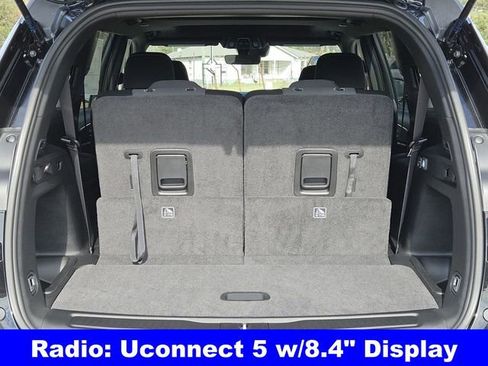 New 2025 Jeep Grand Cherokee L Laredo image 11