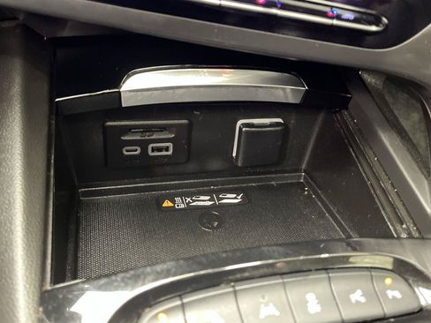 Used 2023 Buick Envision Avenir AWD/4WD image 24