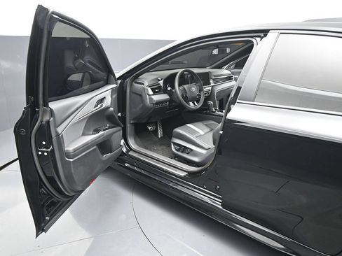 Used 2026 Toyota Camry SE FWD image 9
