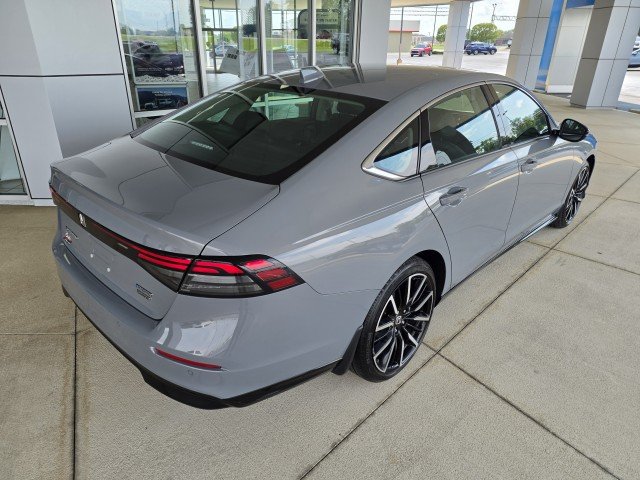 Used 2024 Honda Accord Touring image 13
