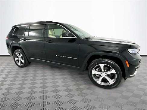 Used 2023 Jeep Grand Cherokee L Limited image 8