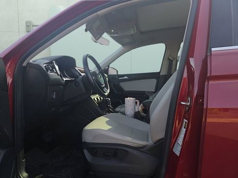 Used 2018 Volkswagen Tiguan SEL image 8