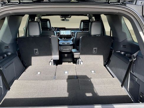 New 2026 Ford Expedition Tremor image 5