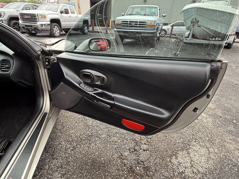 Used 1998 Chevrolet Corvette Coupe w/ Roof Pkg RWD image 25