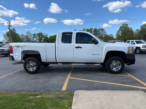 Used 2011 Chevrolet Silverado 2500 W/T AWD/4WD image 5