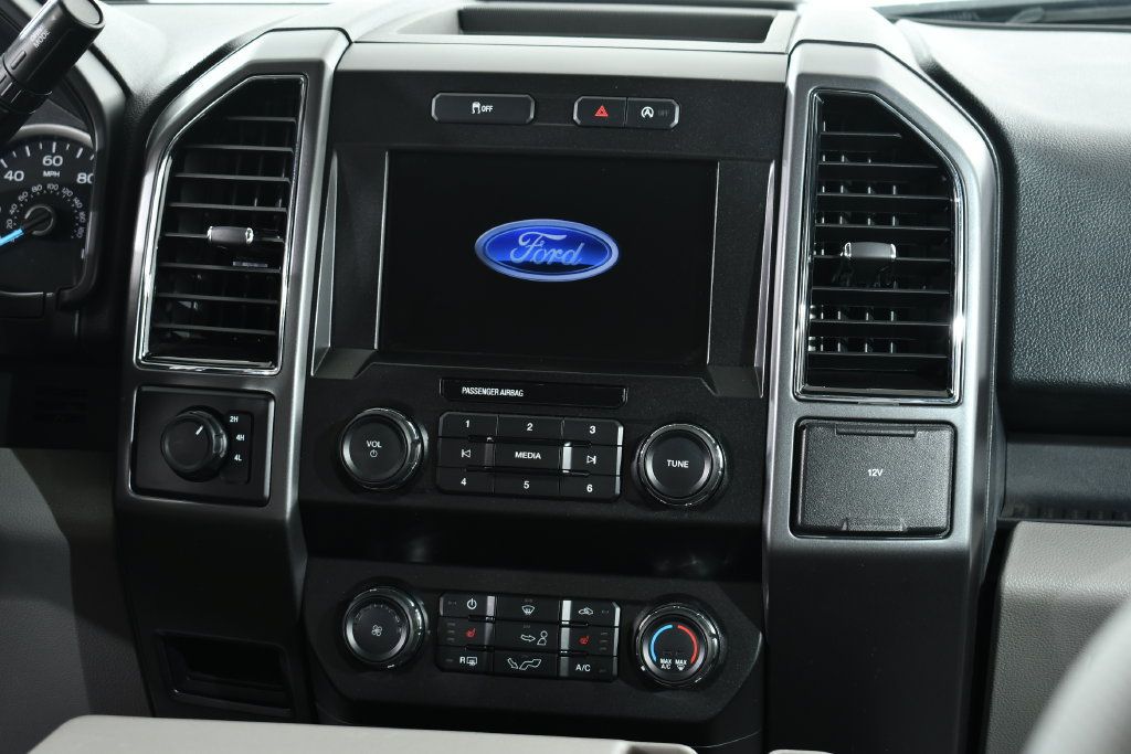 Used 2020 Ford F150 XLT w/ Equipment Group 302A Luxury AWD/4WD image 9