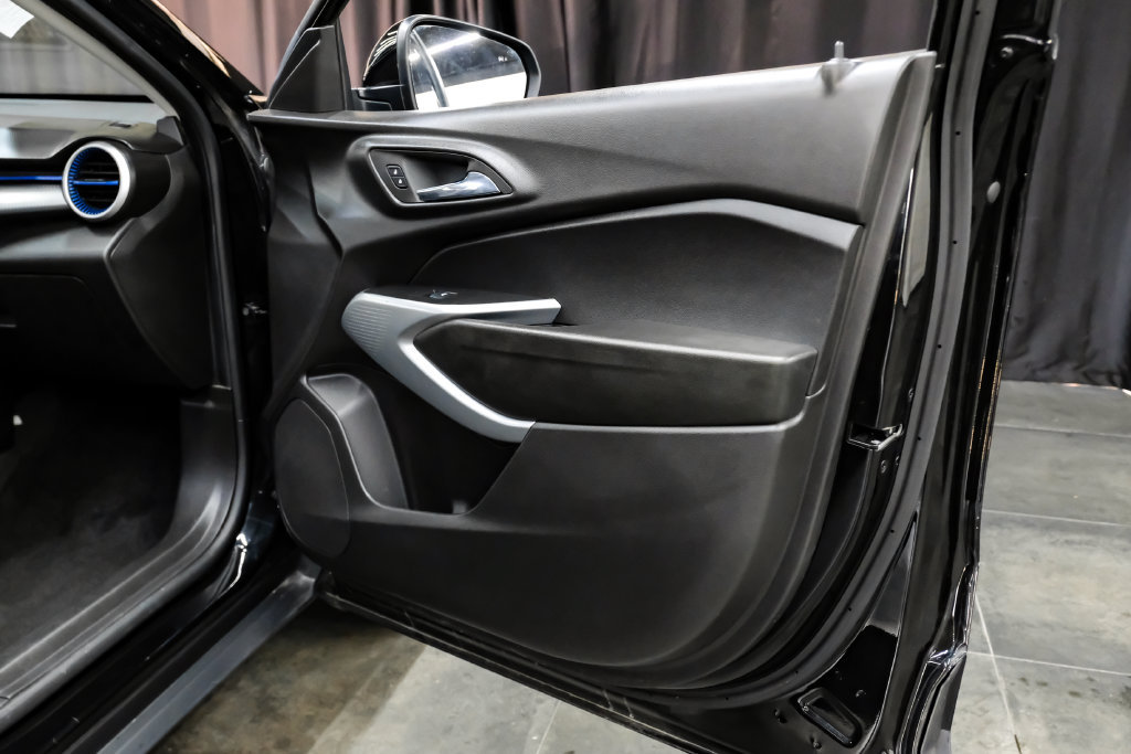 Used 2025 Chevrolet Trax LS w/ LS Convenience Package FWD image 48