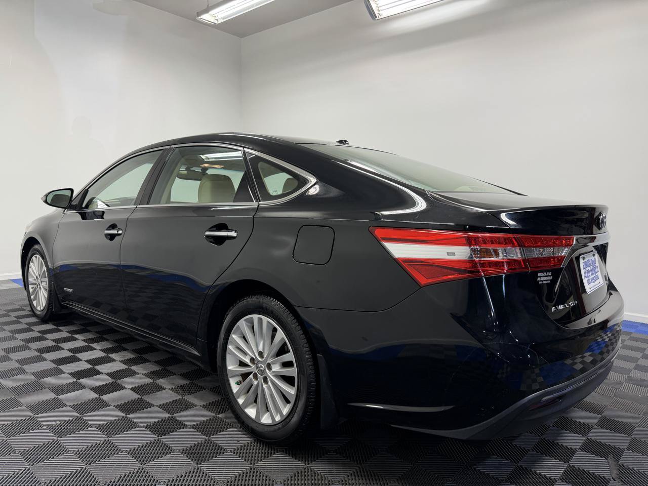 Used 2015 Toyota Avalon XLE Premium FWD image 10