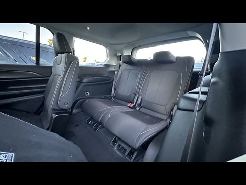 Used 2023 Jeep Grand Cherokee L Laredo AWD/4WD image 7