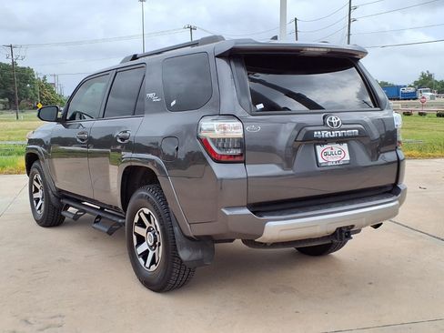 Certified 2022 Toyota 4Runner TRD Off-Road AWD/4WD image 2