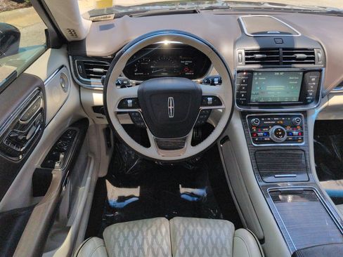 Certified 2019 Lincoln Continental Black Label FWD image 15