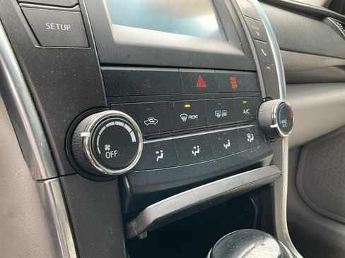 Used 2015 Toyota Camry LE FWD image 32