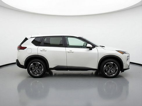 Used 2025 Nissan Rogue SV FWD image 11