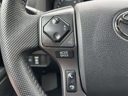 Used 2022 Toyota Tacoma TRD Sport w/ Technology Package image 28