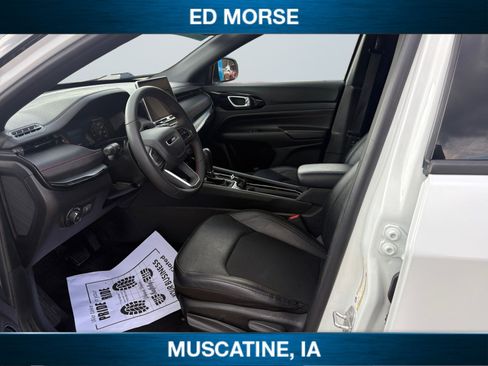 Used 2025 Jeep Compass Trailhawk AWD/4WD image 13