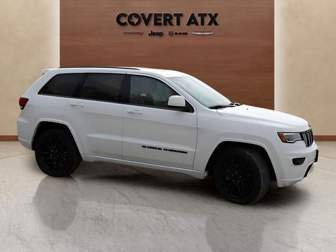 Used 2022 Jeep Grand Cherokee Laredo X RWD image 6