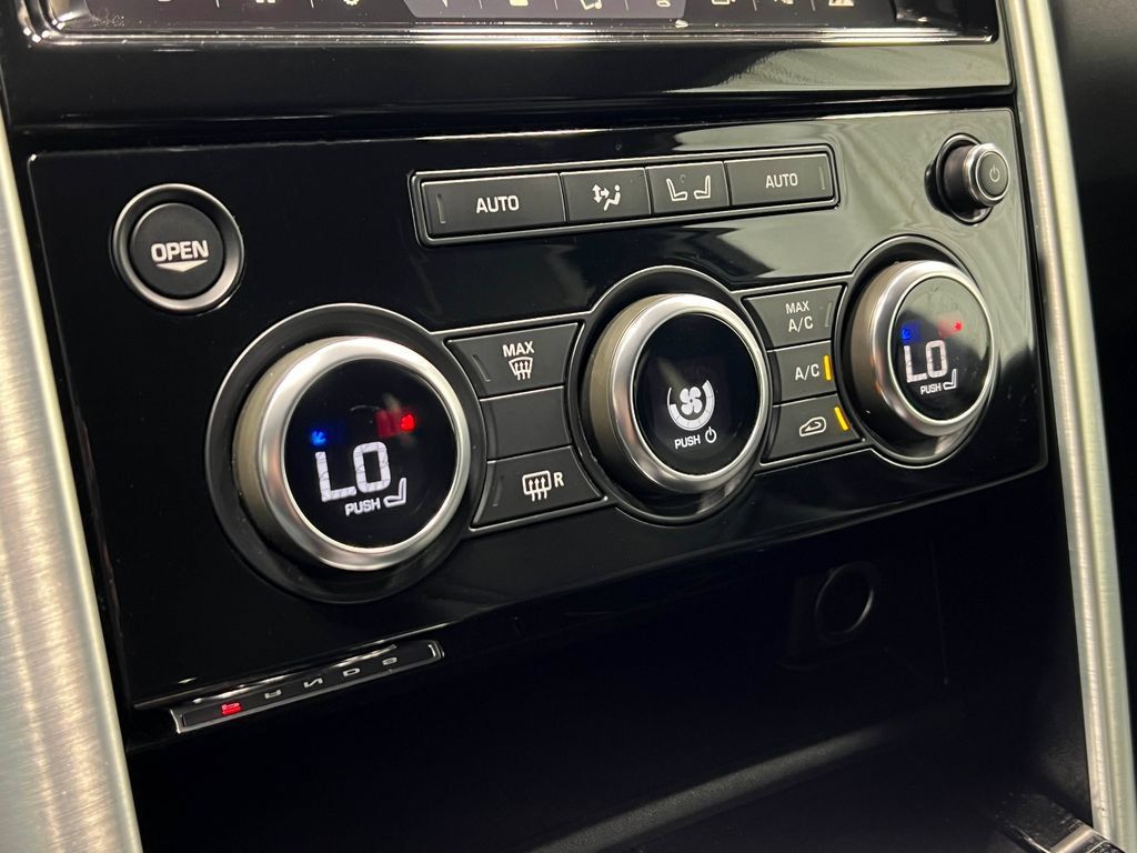Used 2018 Land Rover Discovery HSE AWD/4WD image 28