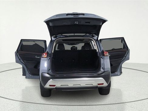Used 2023 Nissan Rogue Platinum w/ Platinum Premium Package FWD image 7