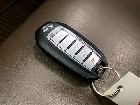 Used 2019 INFINITI QX60 Luxe w/ Essential Package image 17