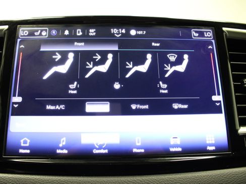 Used 2024 Chrysler Pacifica Touring-L FWD image 26