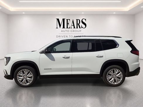 Used 2025 GMC Acadia Elevation w/ Elevation Premium Package FWD image 2