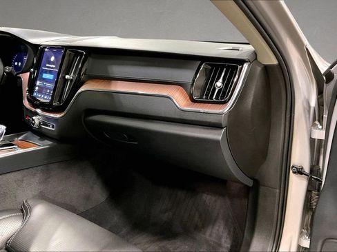 Used 2023 Volvo XC60 T8 Ultimate image 26