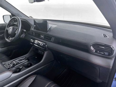 Certified 2023 Honda Pilot TrailSport image 28
