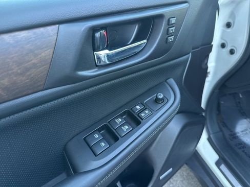 Used 2017 Subaru Outback 2.5i Limited image 11