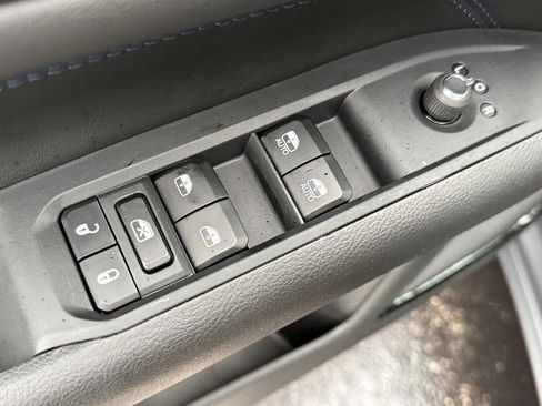 New 2026 Jeep Compass Latitude image 9