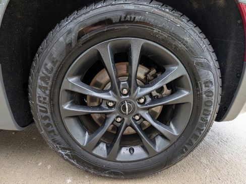 Used 2020 Chrysler Pacifica Touring-L w/ Advanced Safetytec Group image 46