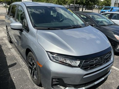 Used 2025 Honda Odyssey EX-L image 2