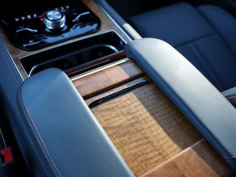 Used 2023 Jeep Grand Wagoneer Series II image 38