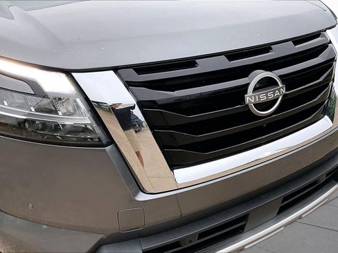 Used 2022 Nissan Pathfinder SL AWD/4WD image 30