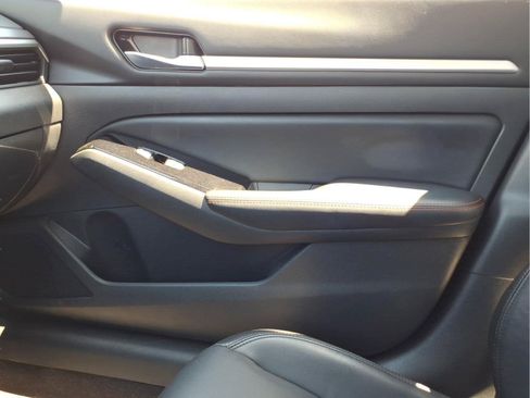 Used 2025 Nissan Altima 2.5 SR FWD image 27