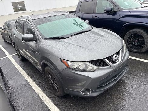 Used 2017 Nissan Rogue Sport SV w/ SV Premium Package AWD/4WD image 3