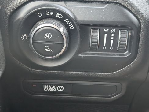Used 2021 Jeep Gladiator Sport AWD/4WD image 8