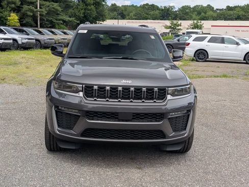 New 2026 Jeep Grand Cherokee Limited AWD/4WD image 8