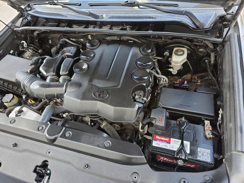Used 2018 Toyota 4Runner SR5 RWD image 35