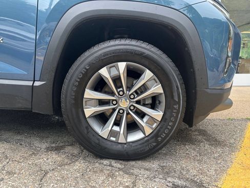 Used 2025 Chevrolet Equinox LT FWD image 30
