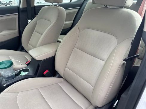Used 2018 Hyundai Elantra Value Edition FWD image 4