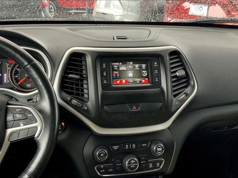Used 2015 Jeep Cherokee Latitude w/ Comfort/Convenience Group FWD image 7