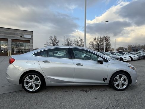 Used 2017 Chevrolet Cruze Premier image 8