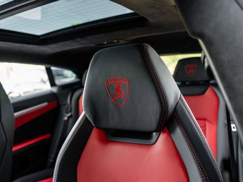 Used 2022 Lamborghini Urus AWD/4WD image 27