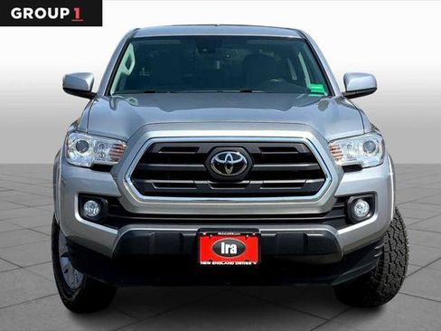 Certified 2019 Toyota Tacoma SR5 image 3