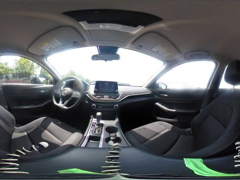 Used 2025 Nissan Altima 2.5 SV FWD image 37