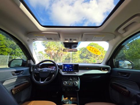 Used 2022 Ford Maverick Lariat w/ Lariat Luxury Package AWD/4WD image 4