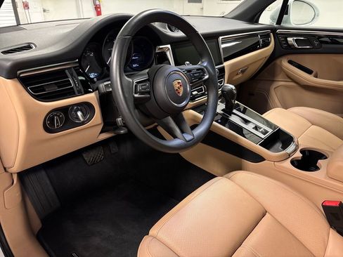 Used 2024 Porsche Macan image 24