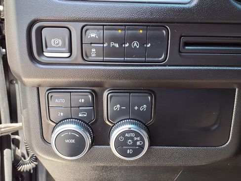 Used 2024 GMC Yukon XL SLT AWD/4WD image 20