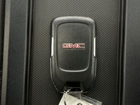 Used 2019 GMC Yukon SLT w/ Premium Edition AWD/4WD image 26