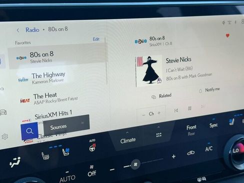 Used 2025 Lexus RX 350h 350h Premium 4D Sport Utility w/ Convenience Package image 22